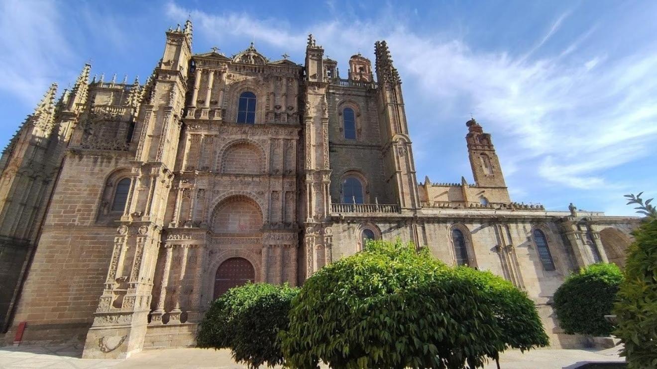Duplex Casa De Las Argollas Grand Suite Parking Gratis Plasencia Buitenkant foto